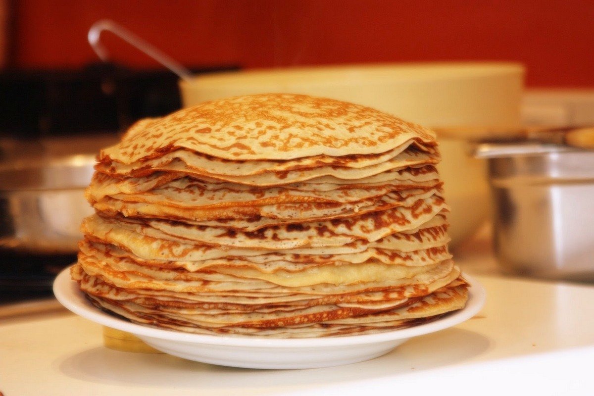 Пиво часто добавляют в тесто для пышности. Тут оно используется в равных пропорциях с молоком и мукой