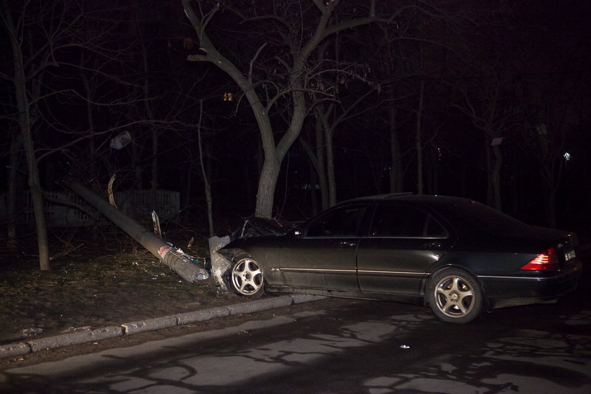 За рулем авто находилась девушка, в состоянии алкогольного опьянения За рулем авто находилась девушка, в состоянии алкогольного опьянения