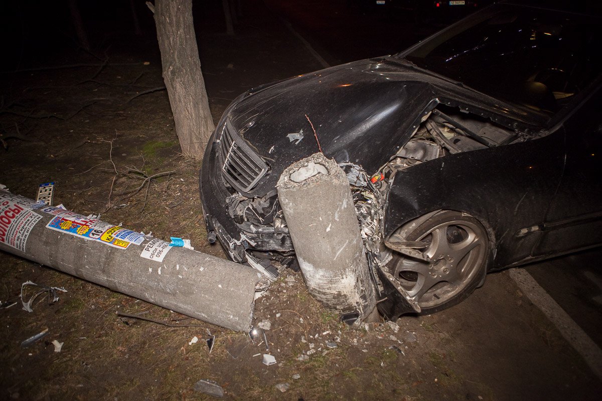 От госпитализации девушка отказалась, несмотря на все уговоры медиков От госпитализации девушка отказалась, несмотря на все уговоры медиков