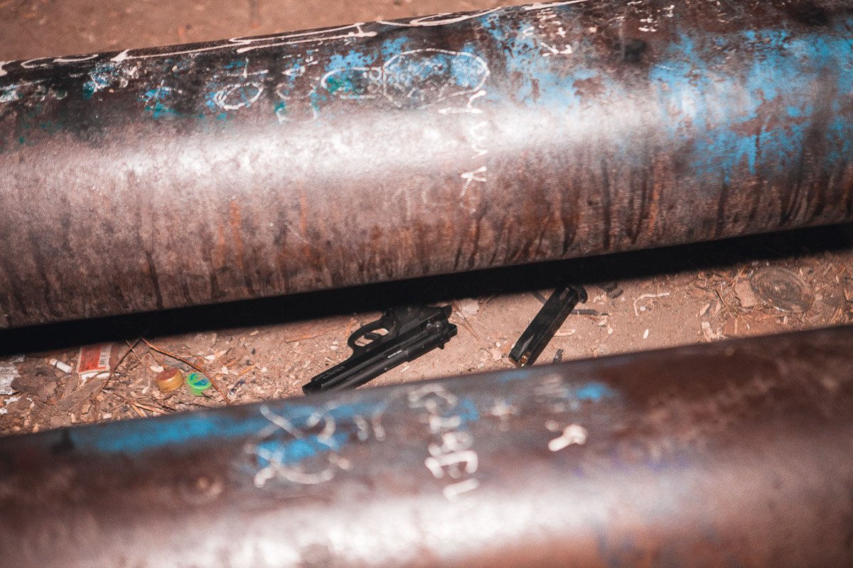 Чей пистолет - выяснят правоохранители 