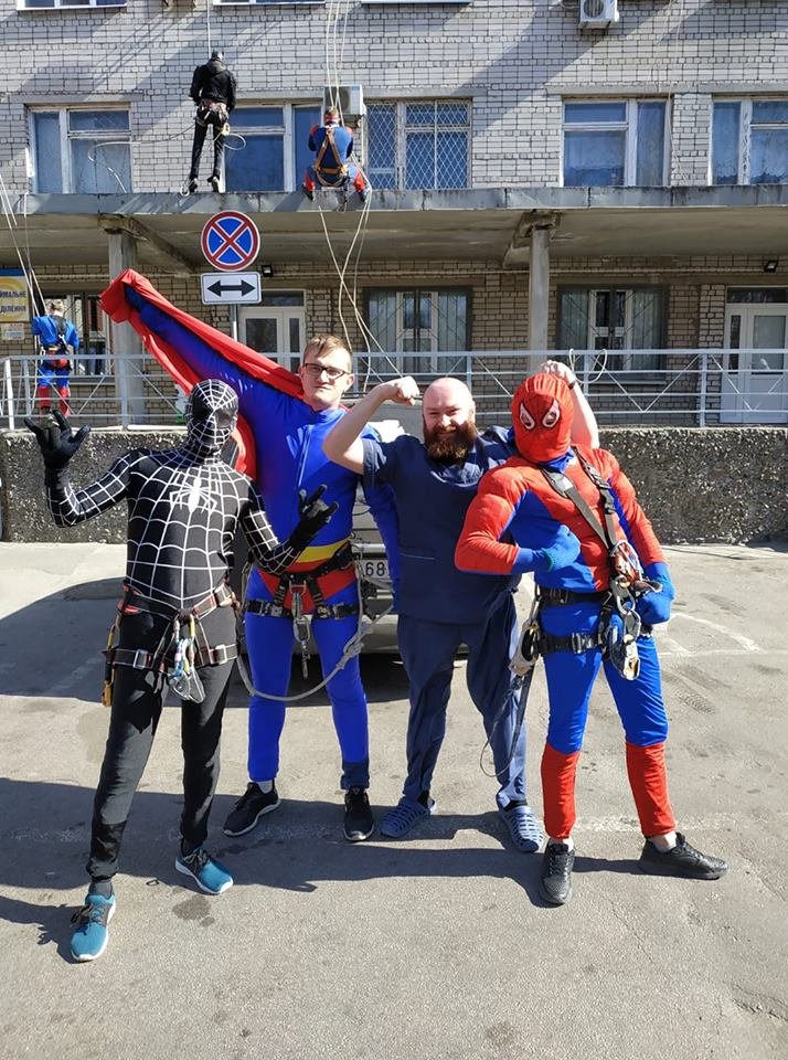 Главный супергерой - заведующий приемным отделением, врач-педиатр) Главный супергерой - заведующий приемным отделением, врач-педиатр)