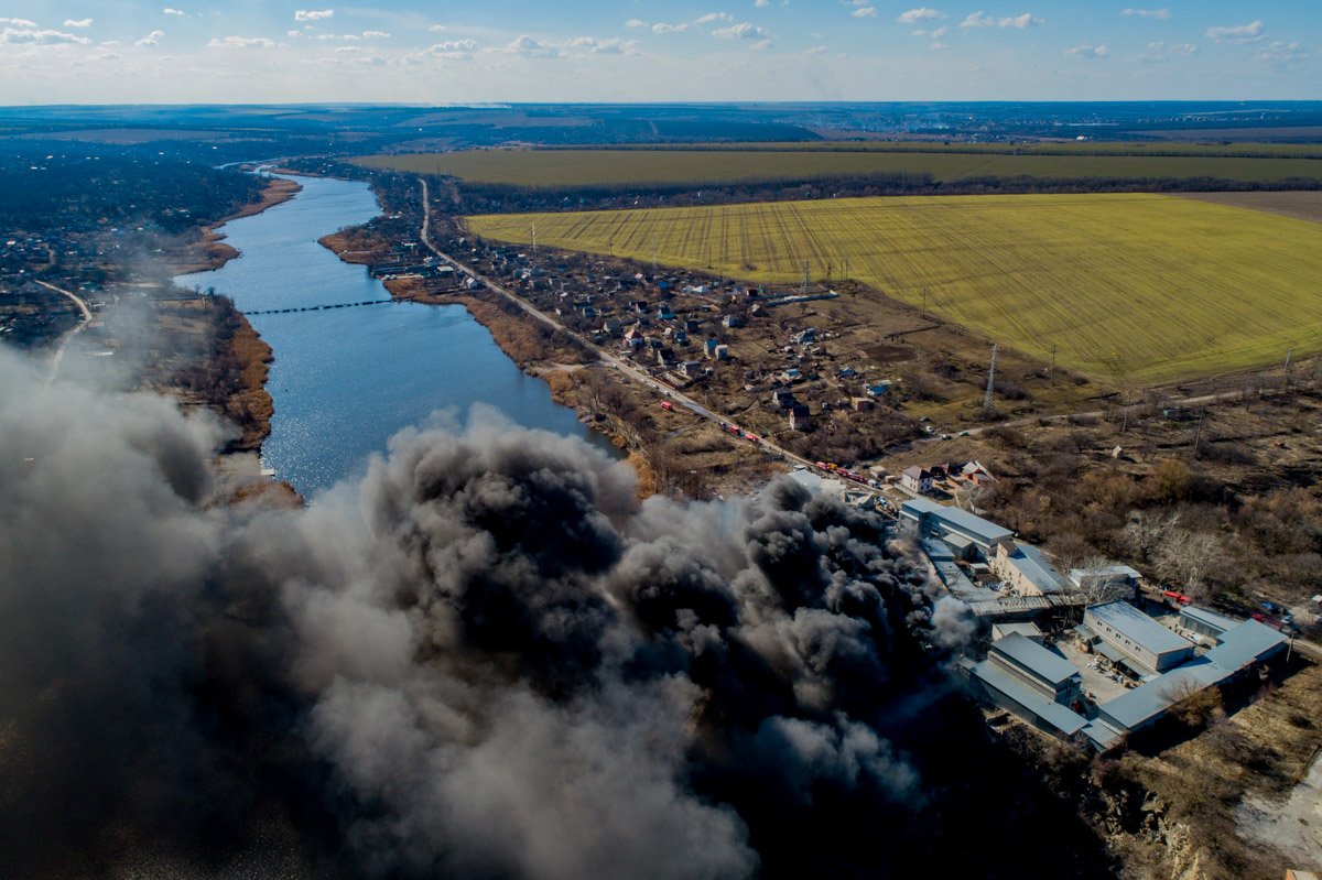 Тушили более 8 часов Тушили более 8 часов