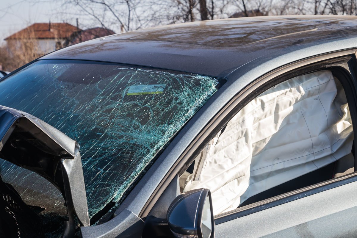 Водителя Volkswagen госпитализировали в больницу Мечникова с переломом бедра и ушибами мягких тканей  Водителя Volkswagen госпитализировали в больницу Мечникова с переломом бедра и ушибами мягких тканей