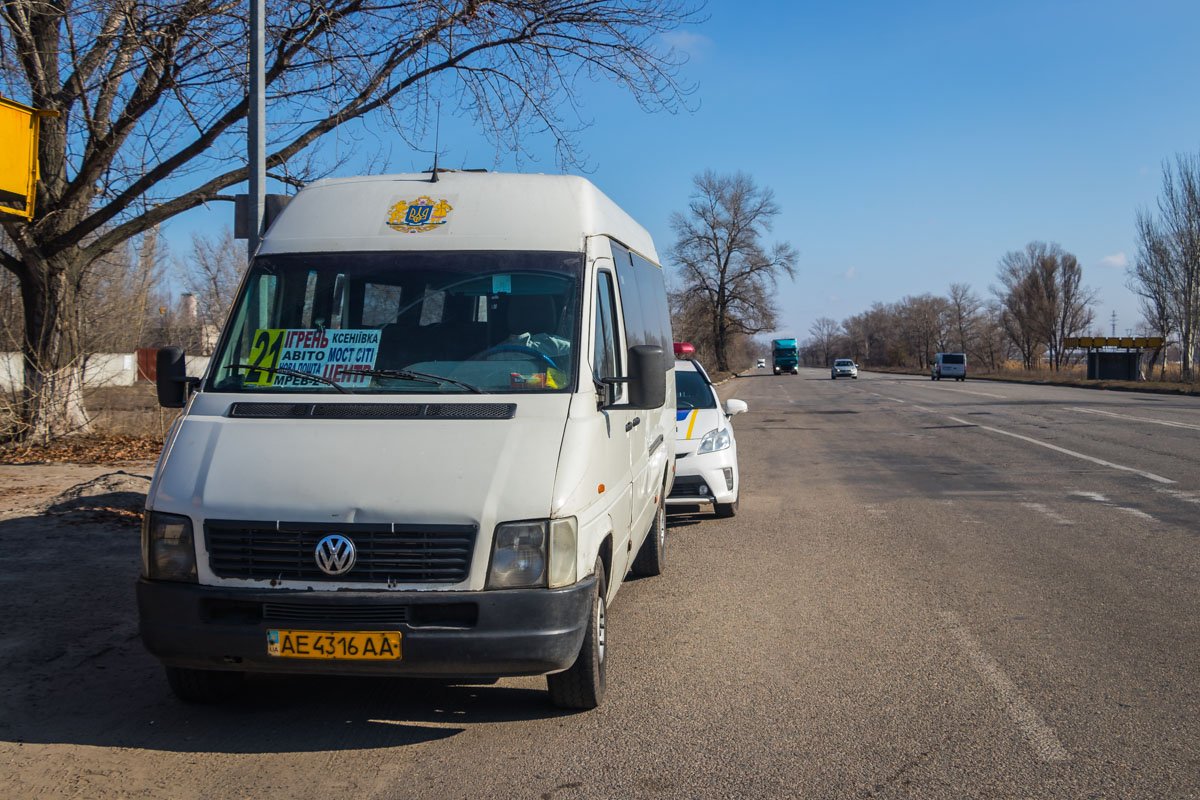 Водитель Volkswagen с места происшествия скрылся, но полиции удалось задержать виновника ДТП на улице Малиновского  Водитель Volkswagen с места происшествия скрылся, но полиции удалось задержать виновника ДТП на улице Малиновского
