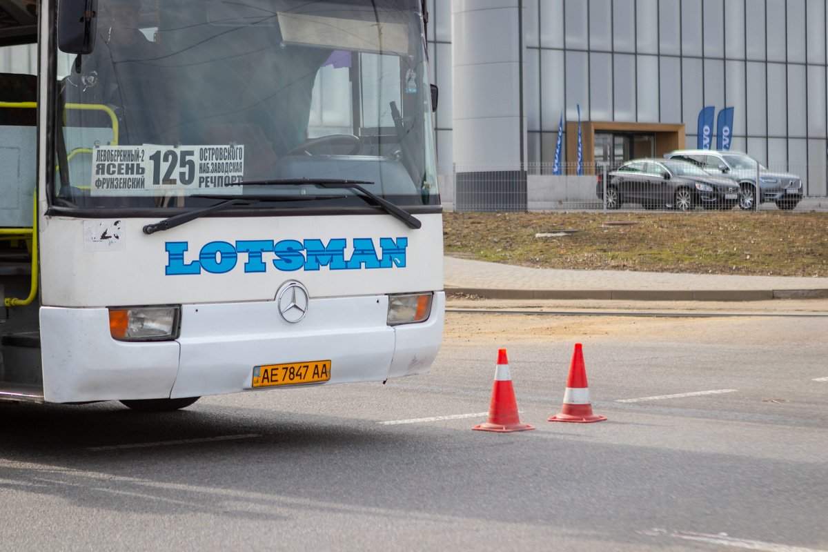 В Днепре на улице Княгини Ольги автобус № 125 сбил велосипедистку