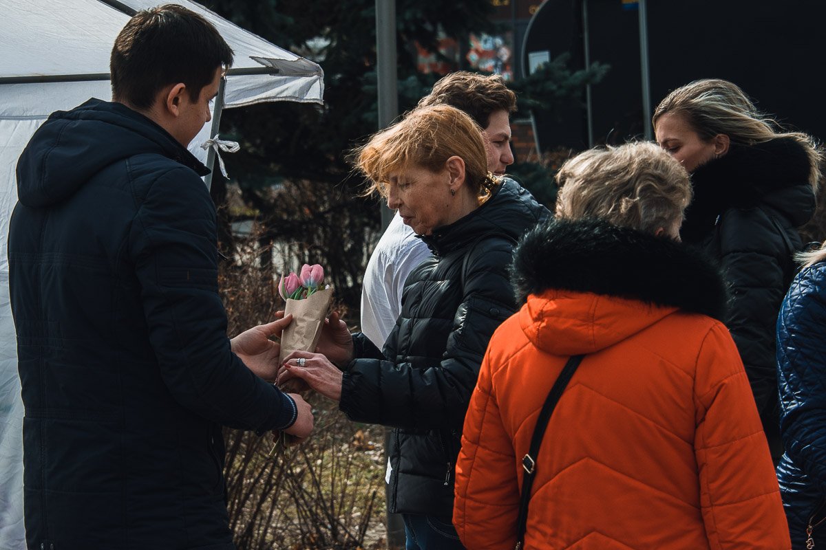 Девушкам понравилась такая идея поздравления