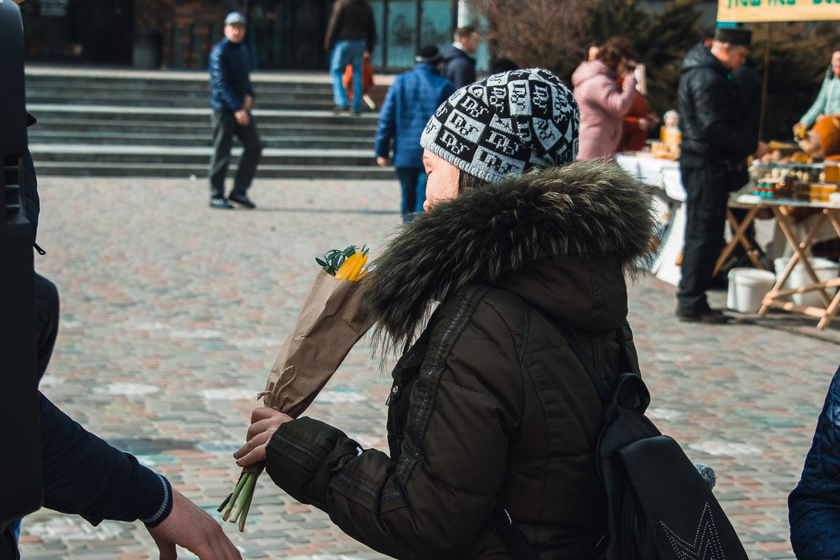 Если вы еще не успели порадовать любимых женщин, обязательно это сделайте