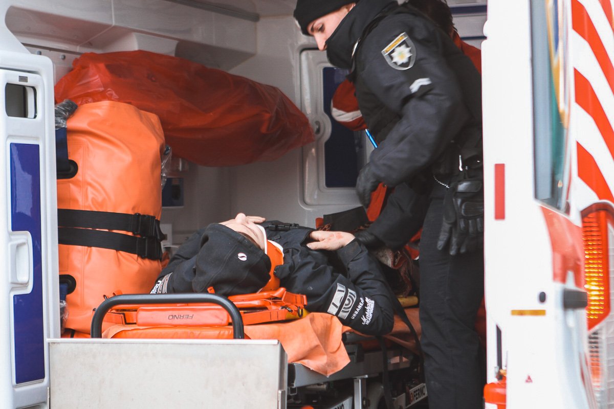 В салоне Москвича были двое мальчиков - 14-ти и 13-ти лет