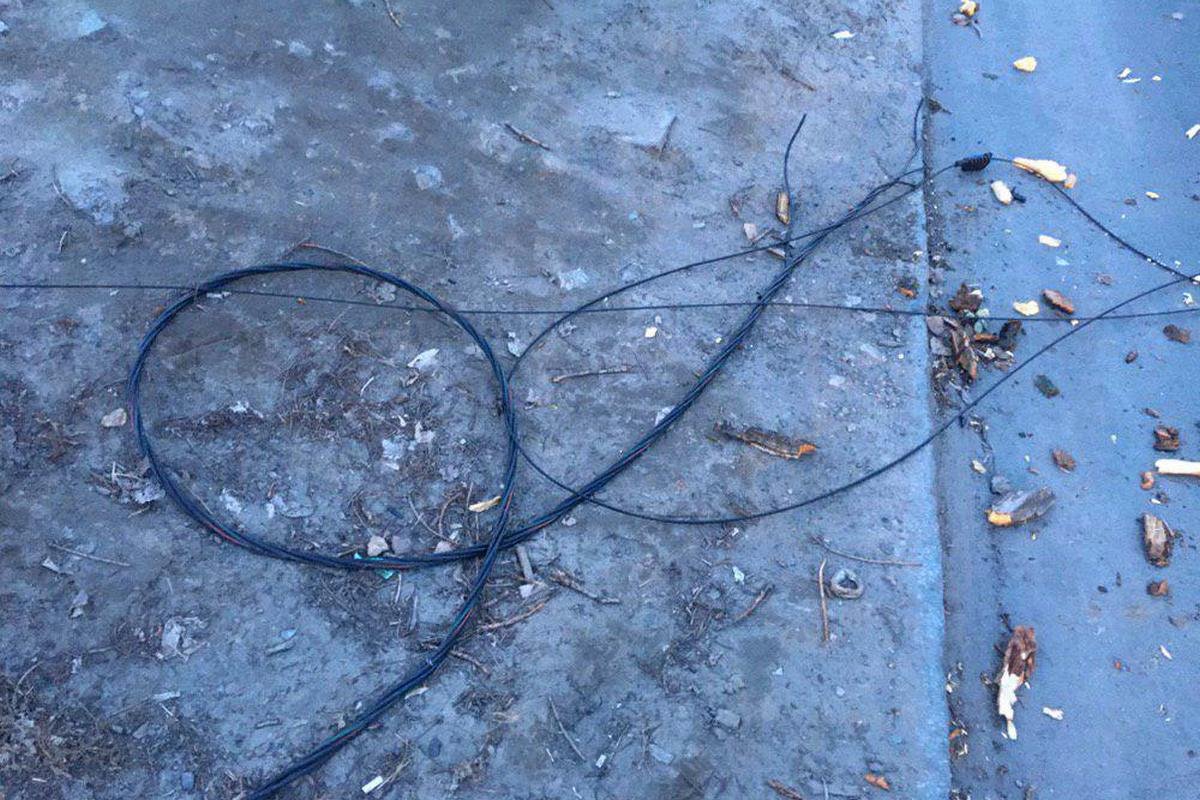 Бригада ГСЧС и аварийная служба уже на месте - в скором времени проблему обещают устранить Бригада ГСЧС и аварийная служба уже на месте - в скором времени проблему обещают устранить