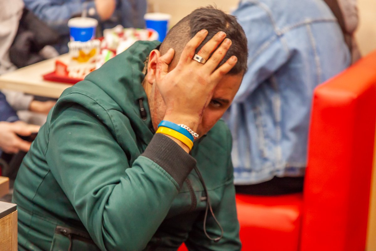 Пострадавший парень рассказал, что конфликт начался из-за оскорблений в его адрес