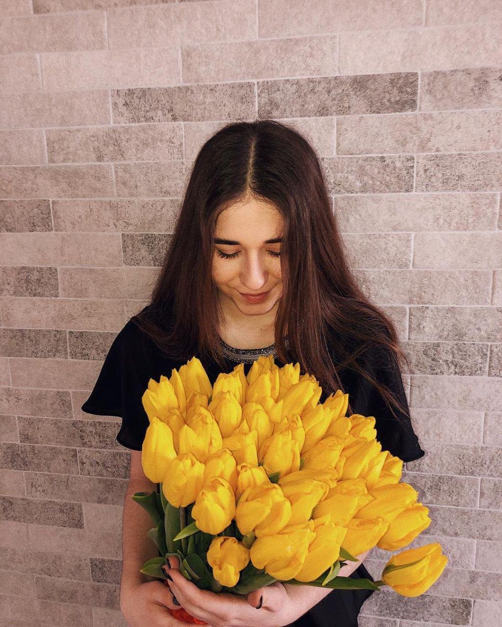 Желтые тюльпаны радуют глаз Желтые тюльпаны радуют глаз