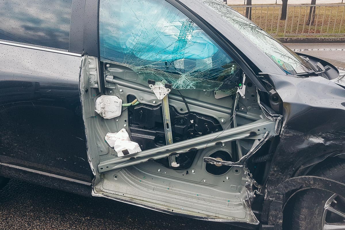 Очевидцы происшествия сразу вызвали на место "скорую" и правоохранителей Очевидцы происшествия сразу вызвали на место "скорую" и правоохранителей