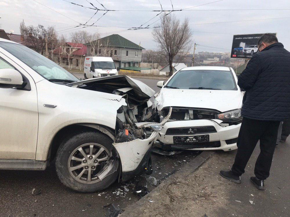 Пострадал и водитель легковушки Пострадал и водитель легковушки