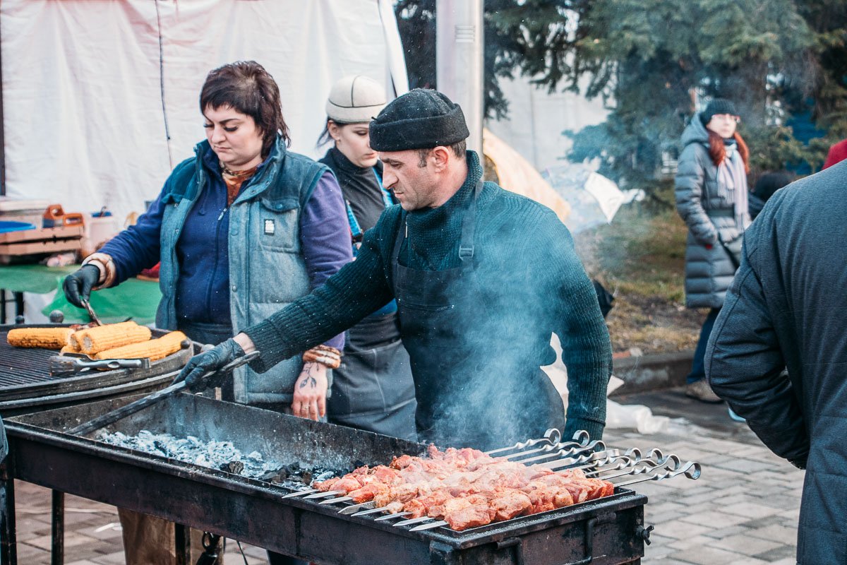 Многие попробовали первый в этом году шашлык