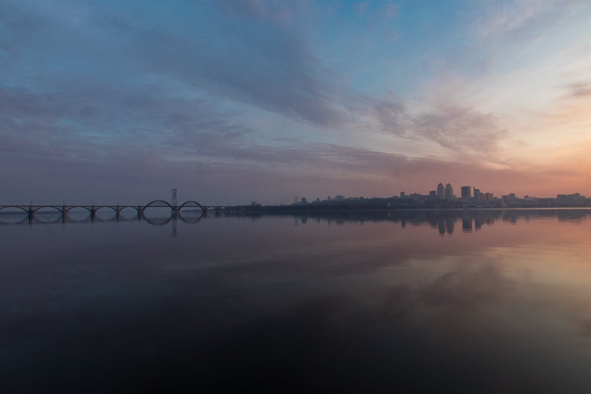 Солнце всходит и заходит независимо от времени года, обстоятельств и настроения людей Солнце всходит и заходит независимо от времени года, обстоятельств и настроения людей