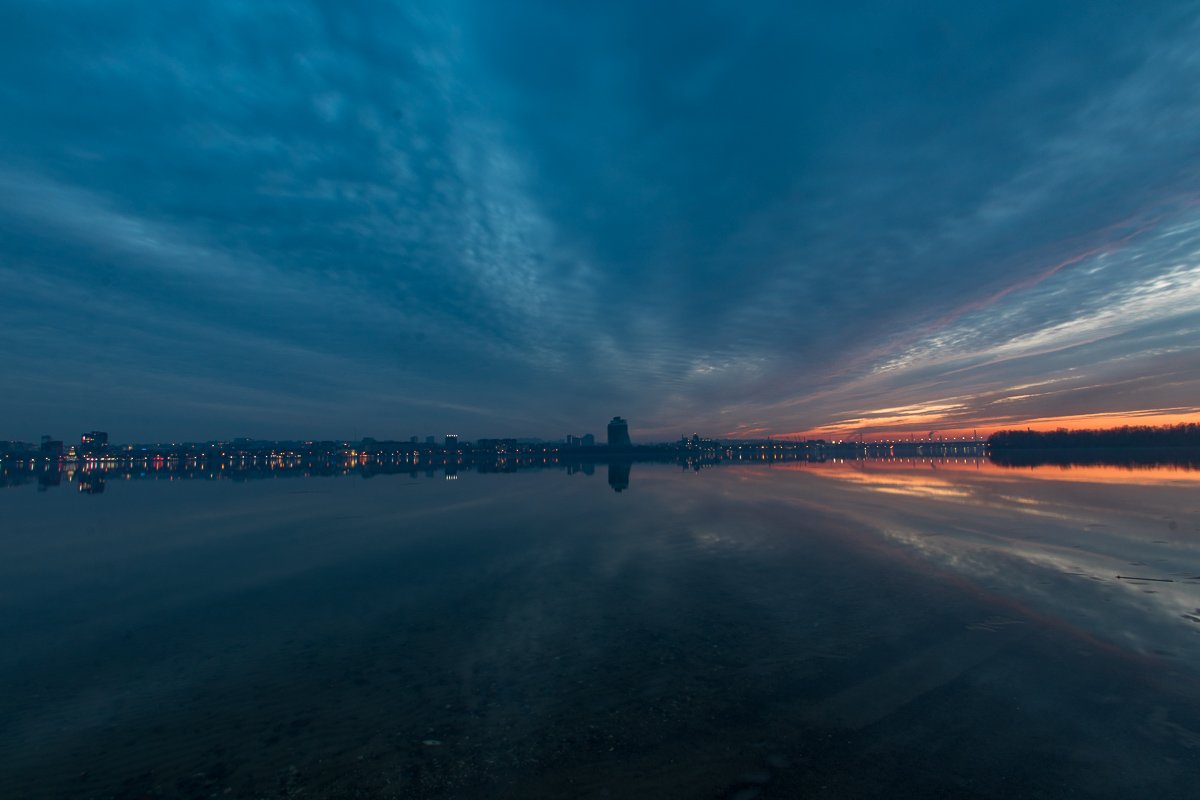 Мы потому и любим закат, что он бывает только один раз в день Мы потому и любим закат, что он бывает только один раз в день
