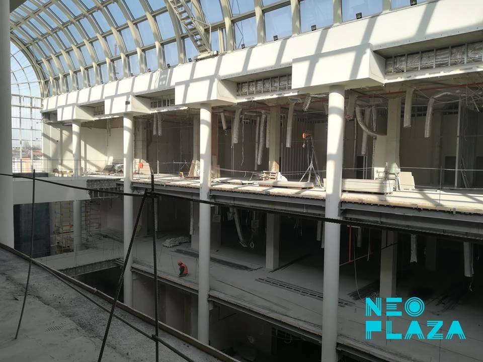 Сейчас в ТЦ проводят реконструкцию