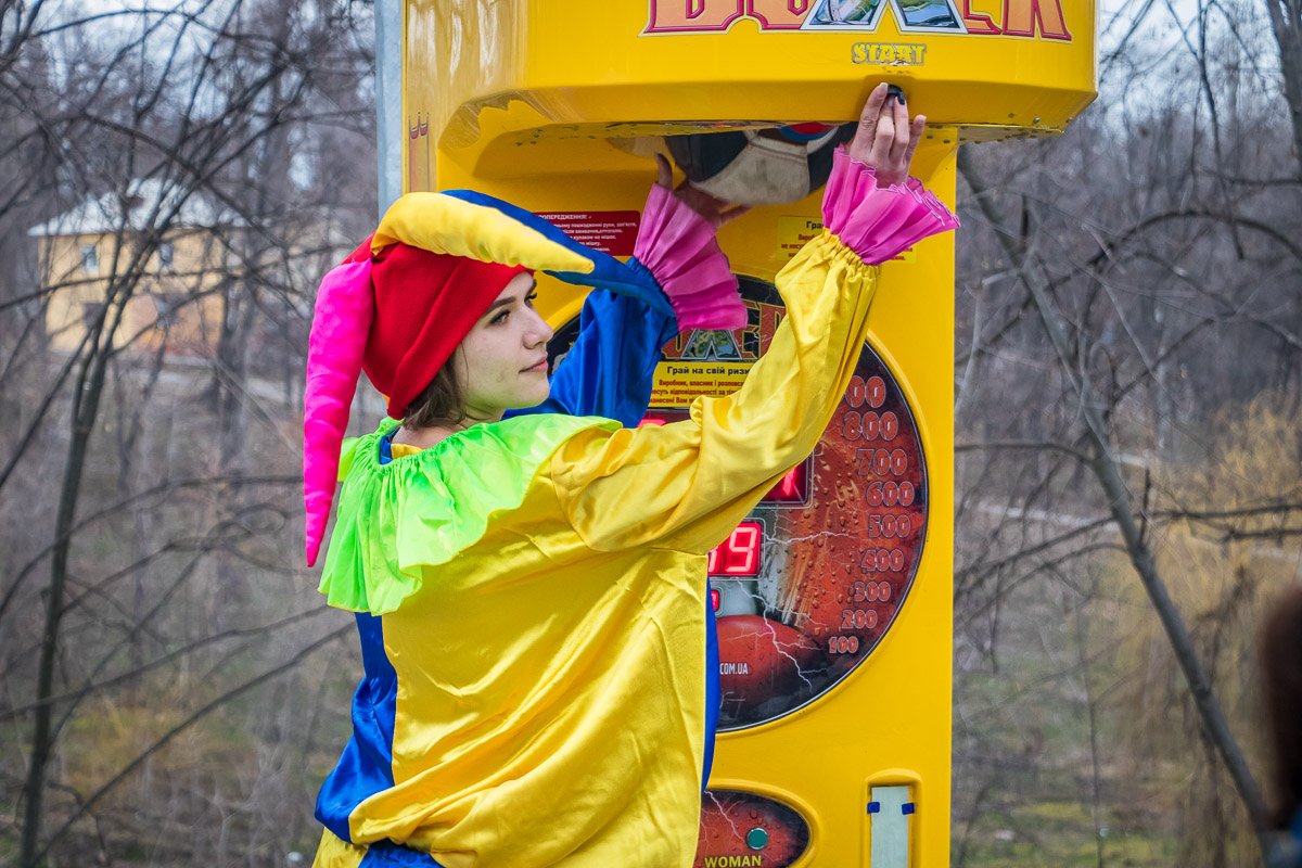 Нужно больше аттракционов