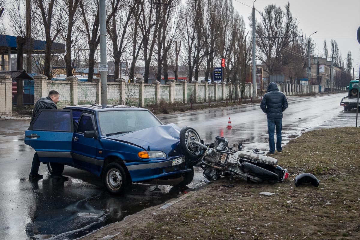 Водителя мотоцикла госпитализировали в больницу Мечникова Водителя мотоцикла госпитализировали в больницу Мечникова