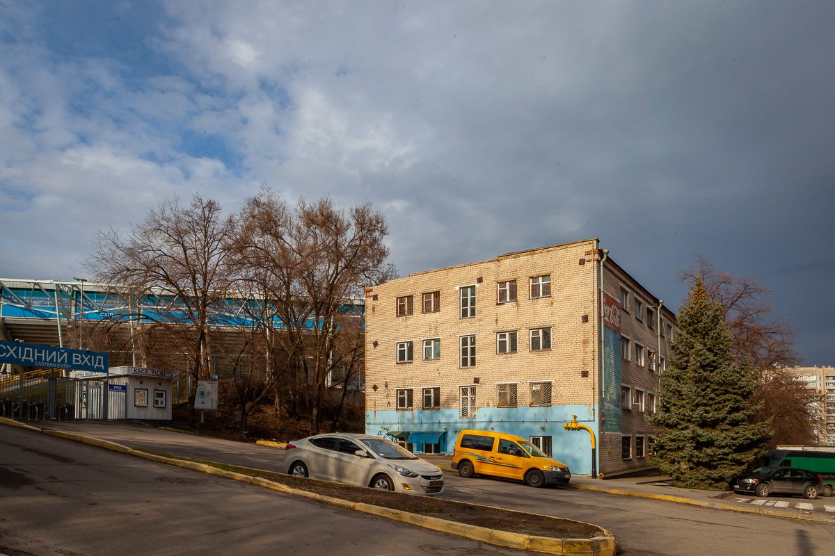 Отель "Спорт" находится возле стадиона Отель "Спорт" находится возле стадиона