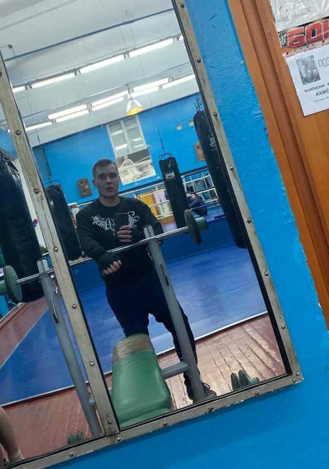 Свободное время Денис посвящает спорту