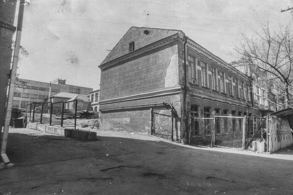 Здание не отличалось архитектурной задумкой тогда Здание не отличалось архитектурной задумкой тогда