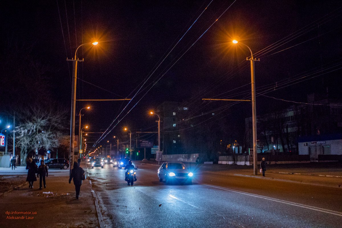 Женщина переходила дорогу в неположенном месте 