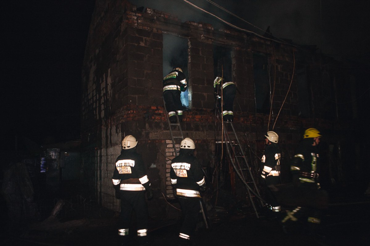 На месте работали 15 спасателей  На месте работали 15 спасателей