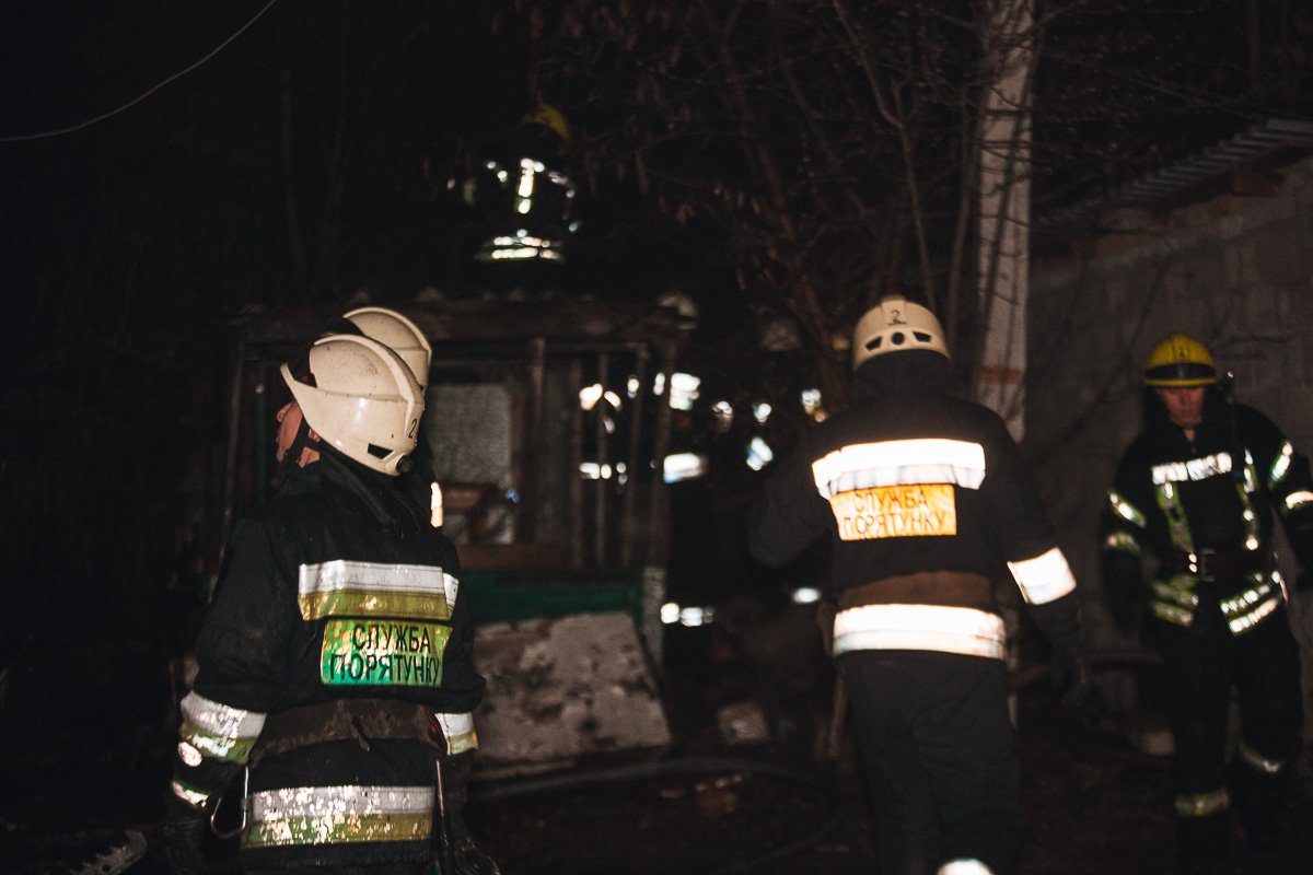 Чтобы потушить здание потребовалось почти два часа Чтобы потушить здание потребовалось почти два часа