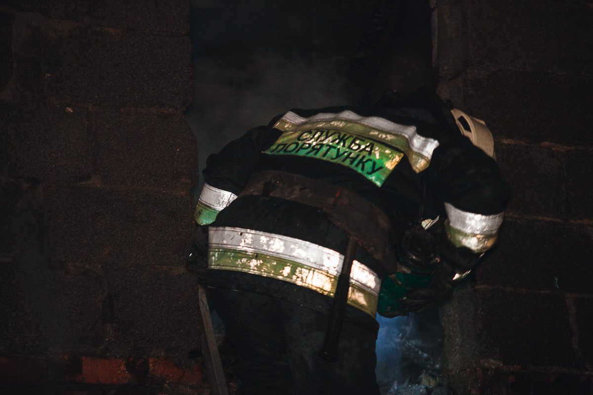 На месте работали спасатели 2 и 3 пожарно-спасательных частей На месте работали спасатели 2 и 3 пожарно-спасательных частей