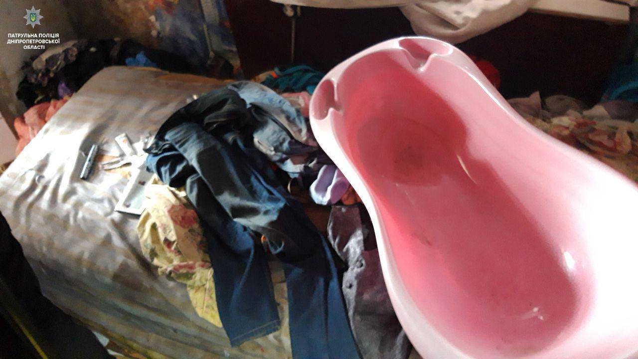 15 марта, около 11:00, патрульные получили сообщение о ненадлежащем исполнении родительских обязанностей 15 марта, около 11:00, патрульные получили сообщение о ненадлежащем исполнении родительских обязанностей