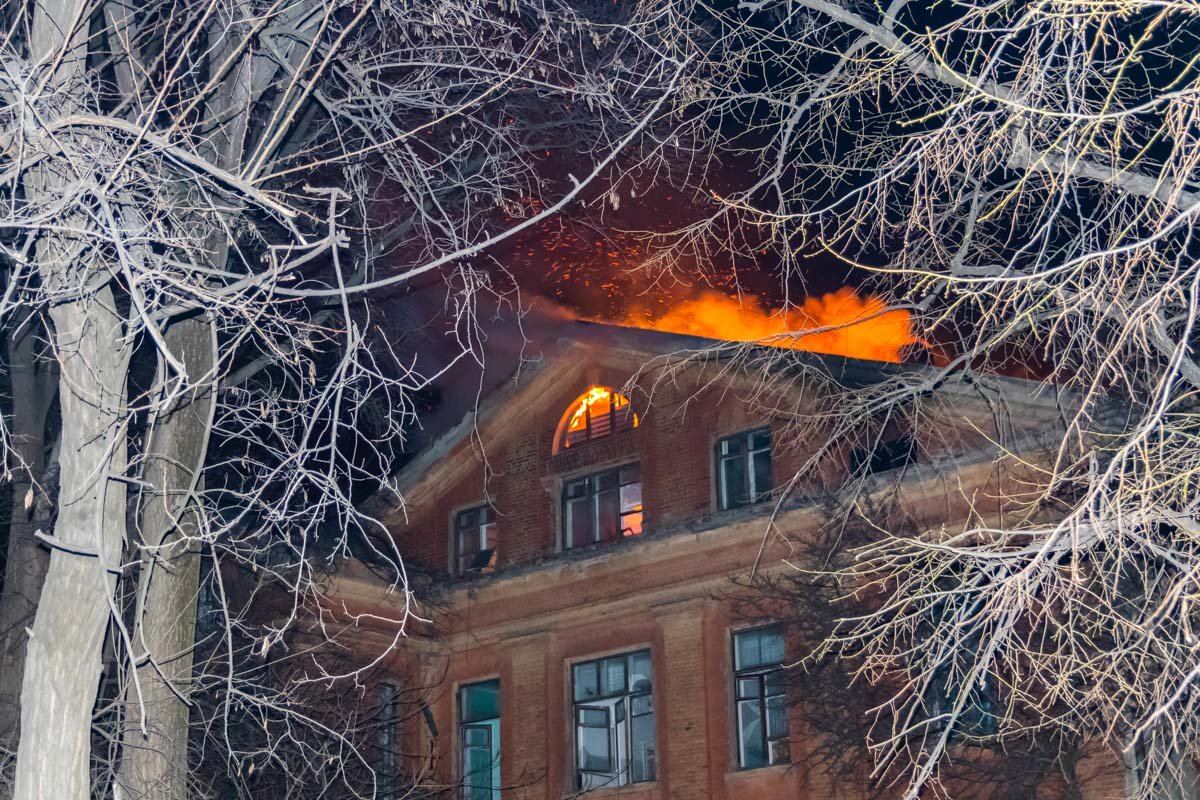 В Днепре загорелся Дворец здравоохранения