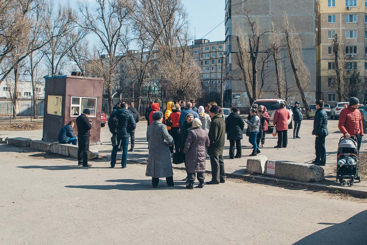 Также возмущенные жители сказали, что они звонили в КП "Благоустройство" не в курсе данного события Также возмущенные жители сказали, что они звонили в КП "Благоустройство" не в курсе данного события