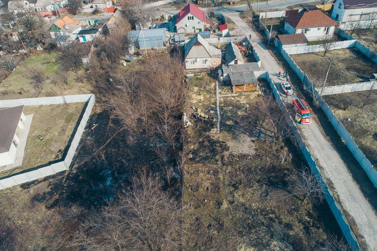 На месте работают спасатели На месте работают спасатели