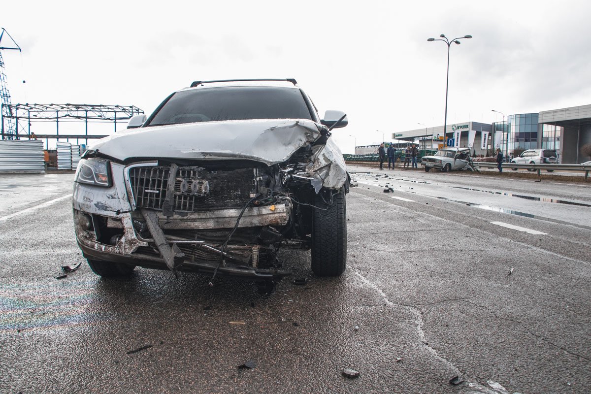 Напротив "Агротека" столкнулись ВАЗ и Audi