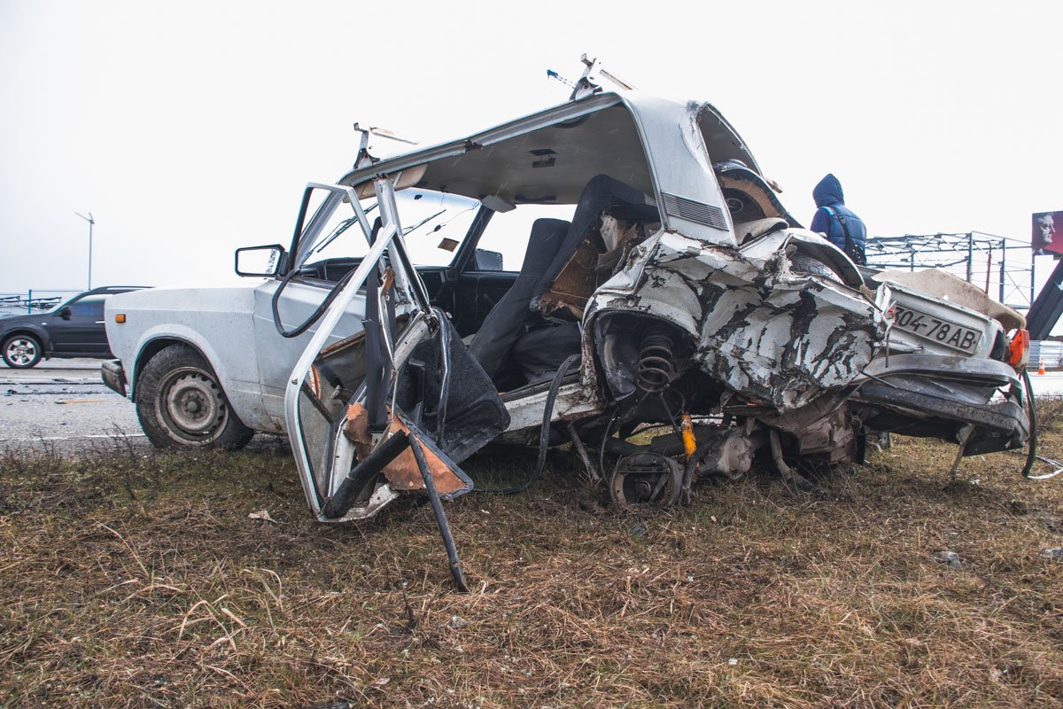 От автомобиля практически не осталось живого места