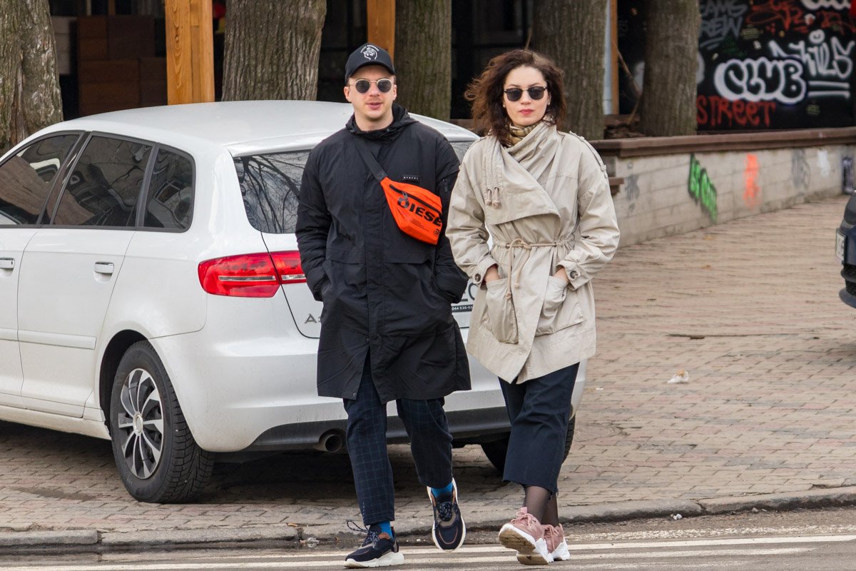 Любовь - это смотреть в одну сторону  Любовь - это смотреть в одну сторону