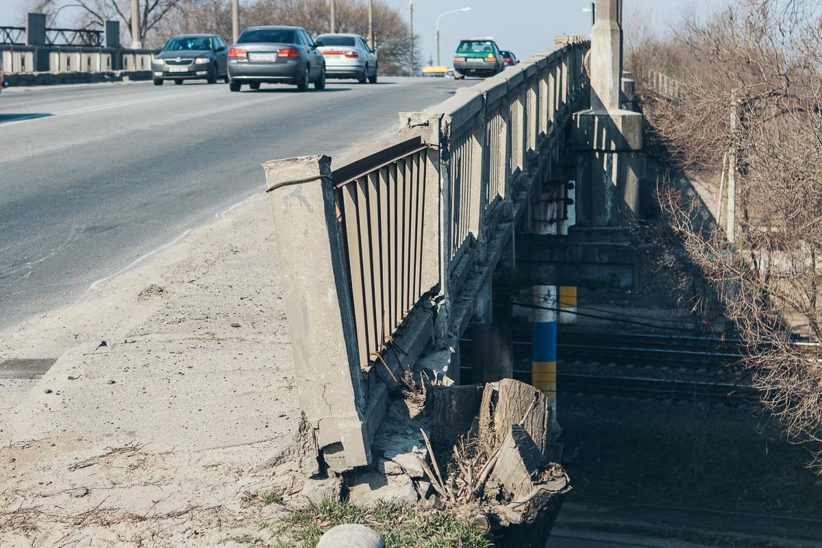 Аварийный виадук на Янтарной Аварийный виадук на Янтарной