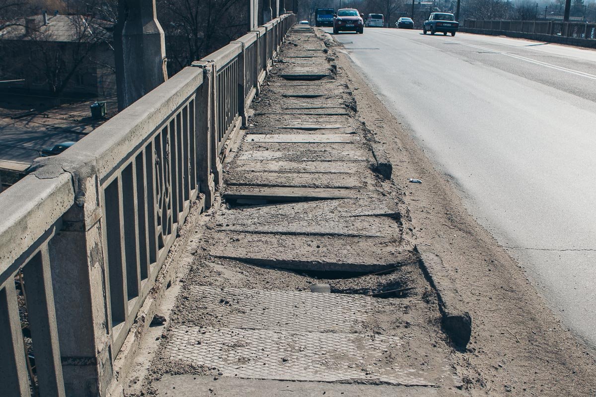 Пешеходная зона выглядит, как полоса препятствий Пешеходная зона выглядит, как полоса препятствий