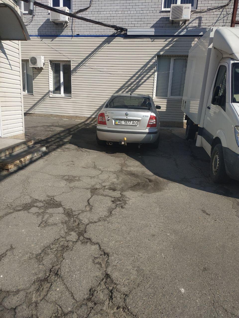 Автомобиль мужчины, что застрелил собаку Автомобиль мужчины, что застрелил собаку