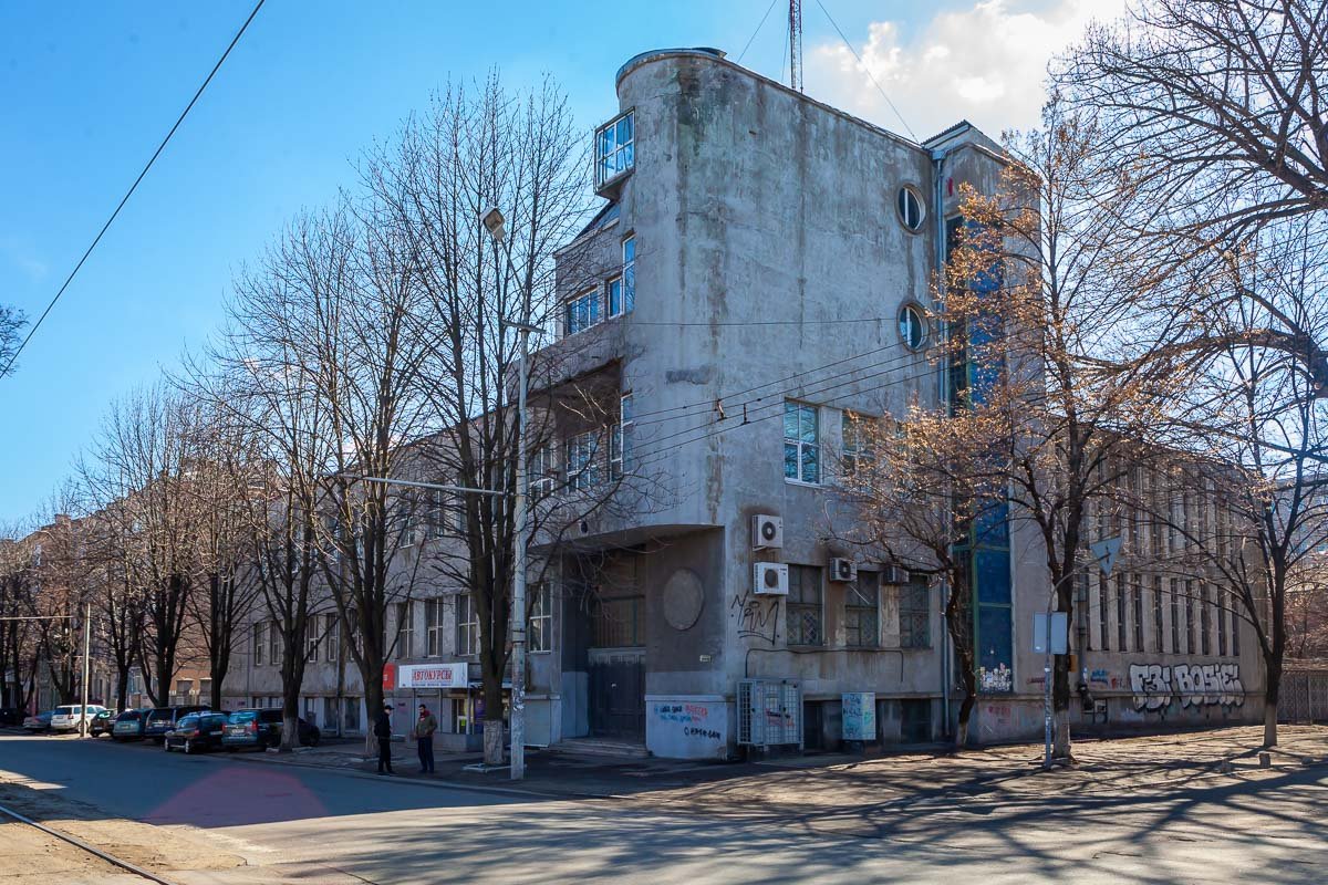 И сейчас И сейчас