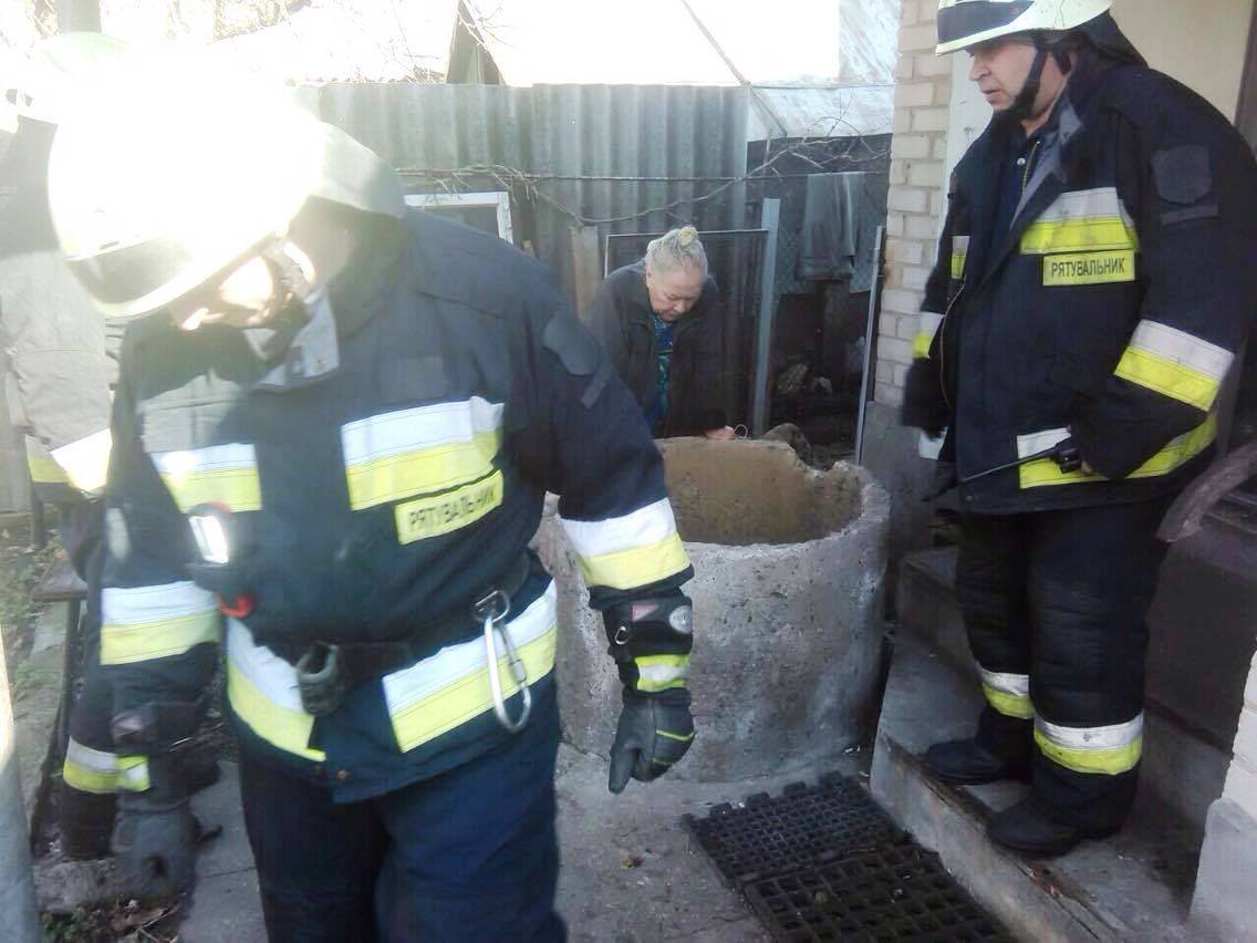 В Днепре мужчина упал в колодец