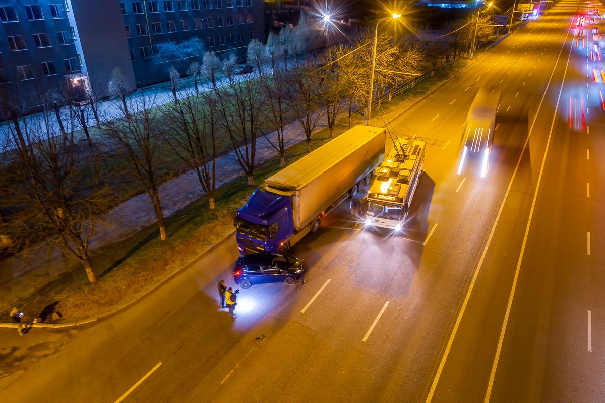 Даже троллейбусы могли проехать Даже троллейбусы могли проехать