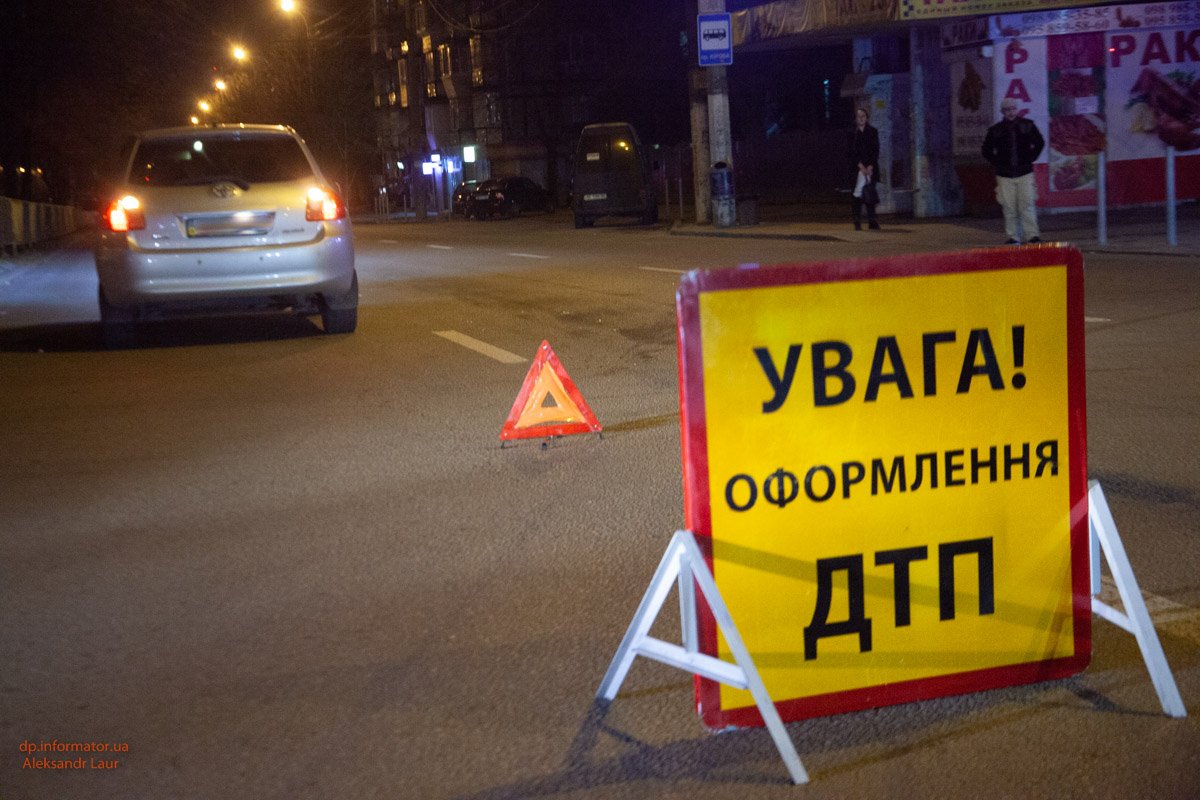 По словам сотрудников патрульной полиции, женщина переходила дорогу в неположенном месте По словам сотрудников патрульной полиции, женщина переходила дорогу в неположенном месте