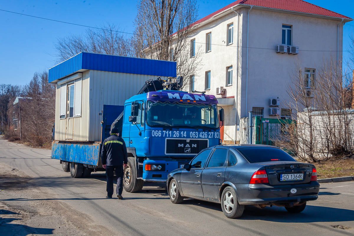 Собственник киоска гнался за имуществом