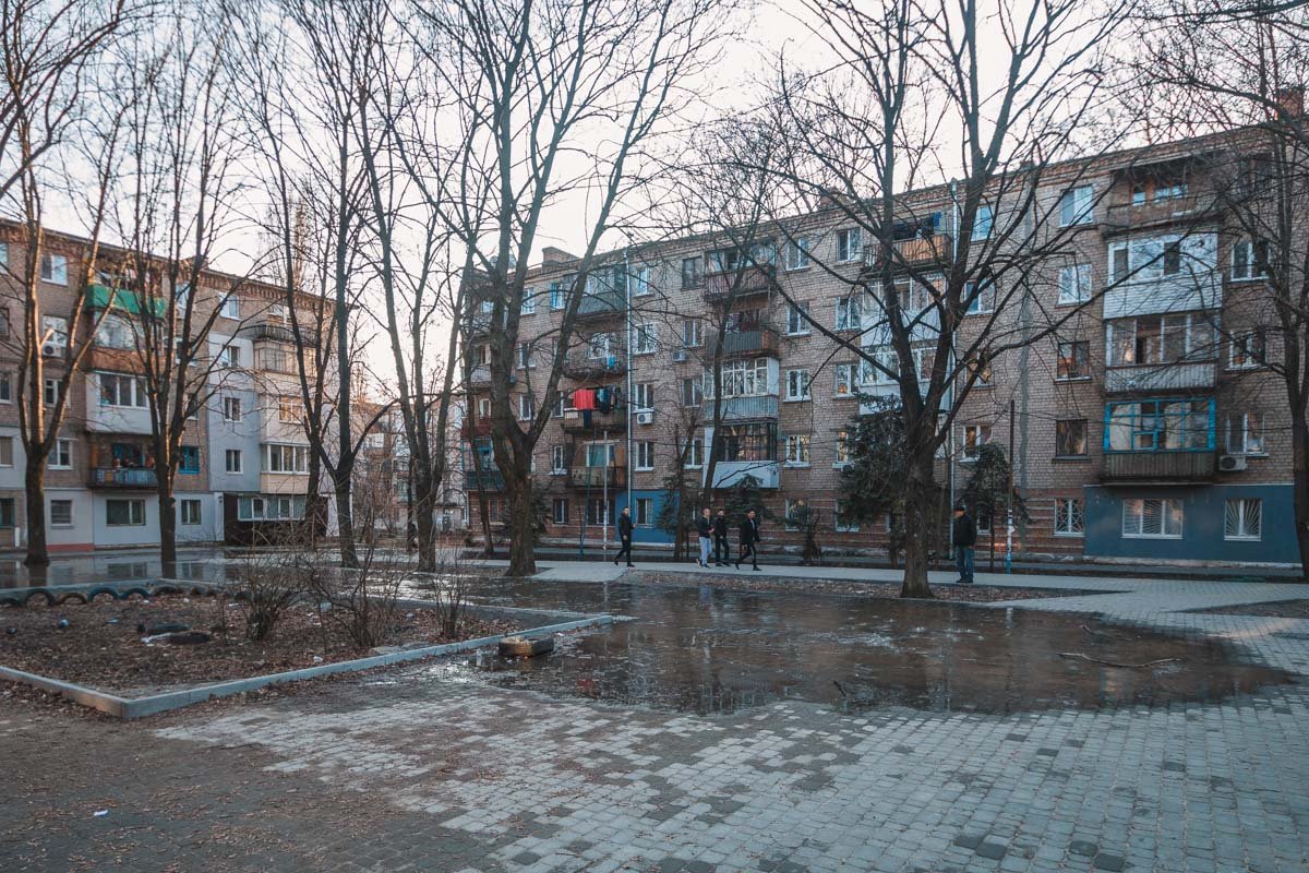 Аварийную службу вызвали моментально, однако коммунальщики не приехали и через полтора часа Аварийную службу вызвали моментально, однако коммунальщики не приехали и через полтора часа