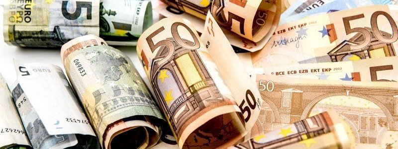 Жители Днепра три месяца подряд будут получать по 200 евро