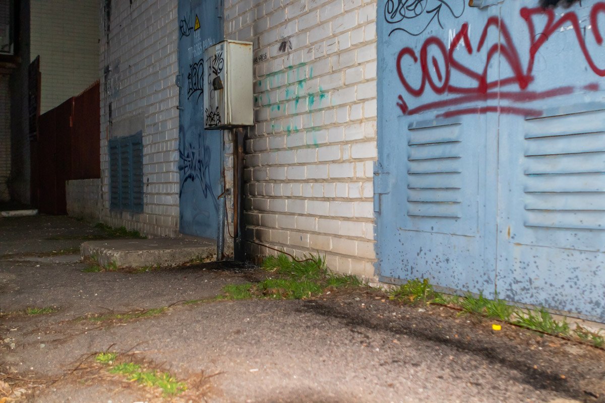 В Днепре на переулке Вольном неизвестный пытался поджечь трансформаторную подстанцию В Днепре на переулке Вольном неизвестный пытался поджечь трансформаторную подстанцию