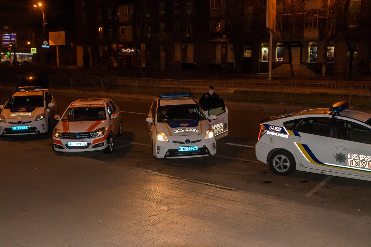 На месте работает патрульная полиция  На месте работает патрульная полиция