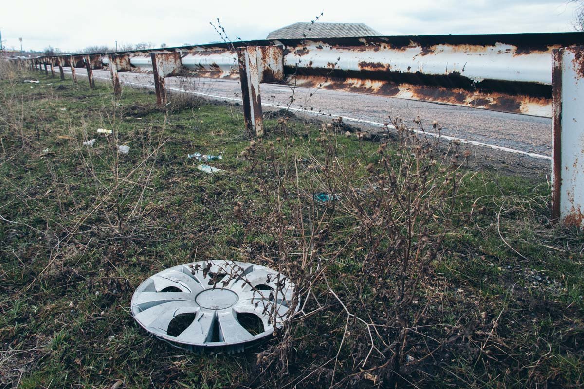 Кстати, говорить о воспитанности некоторых водителей не приходится 